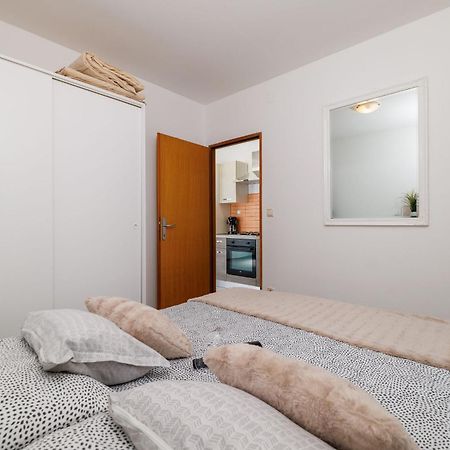 Apartments Luna Crikvenica Bagian luar foto