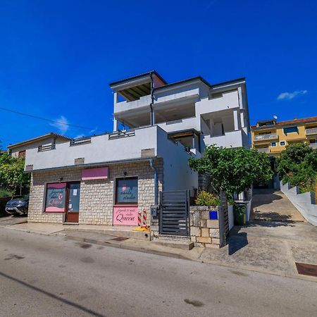 Apartments Luna Crikvenica Bagian luar foto