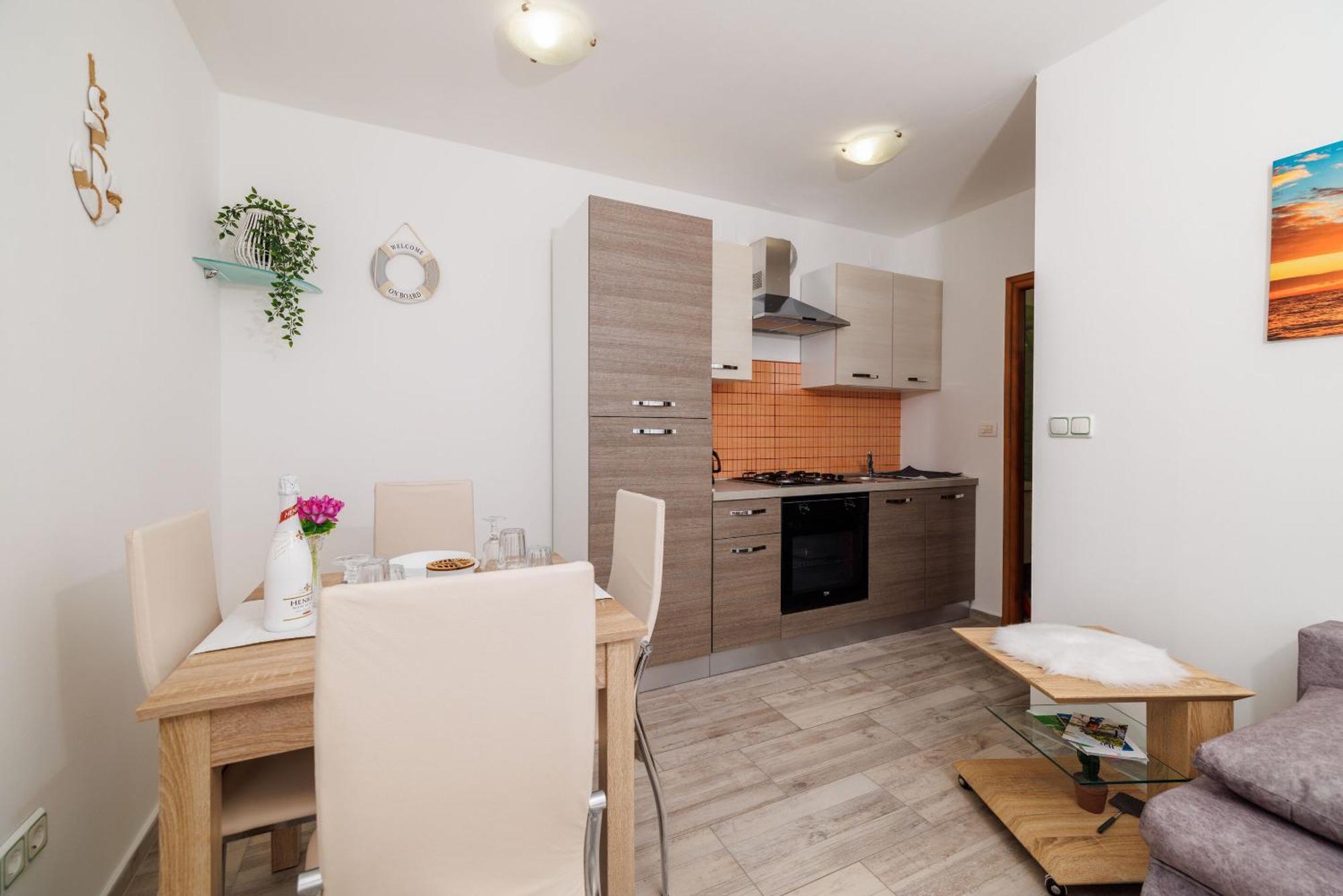 Apartments Luna Crikvenica Bagian luar foto