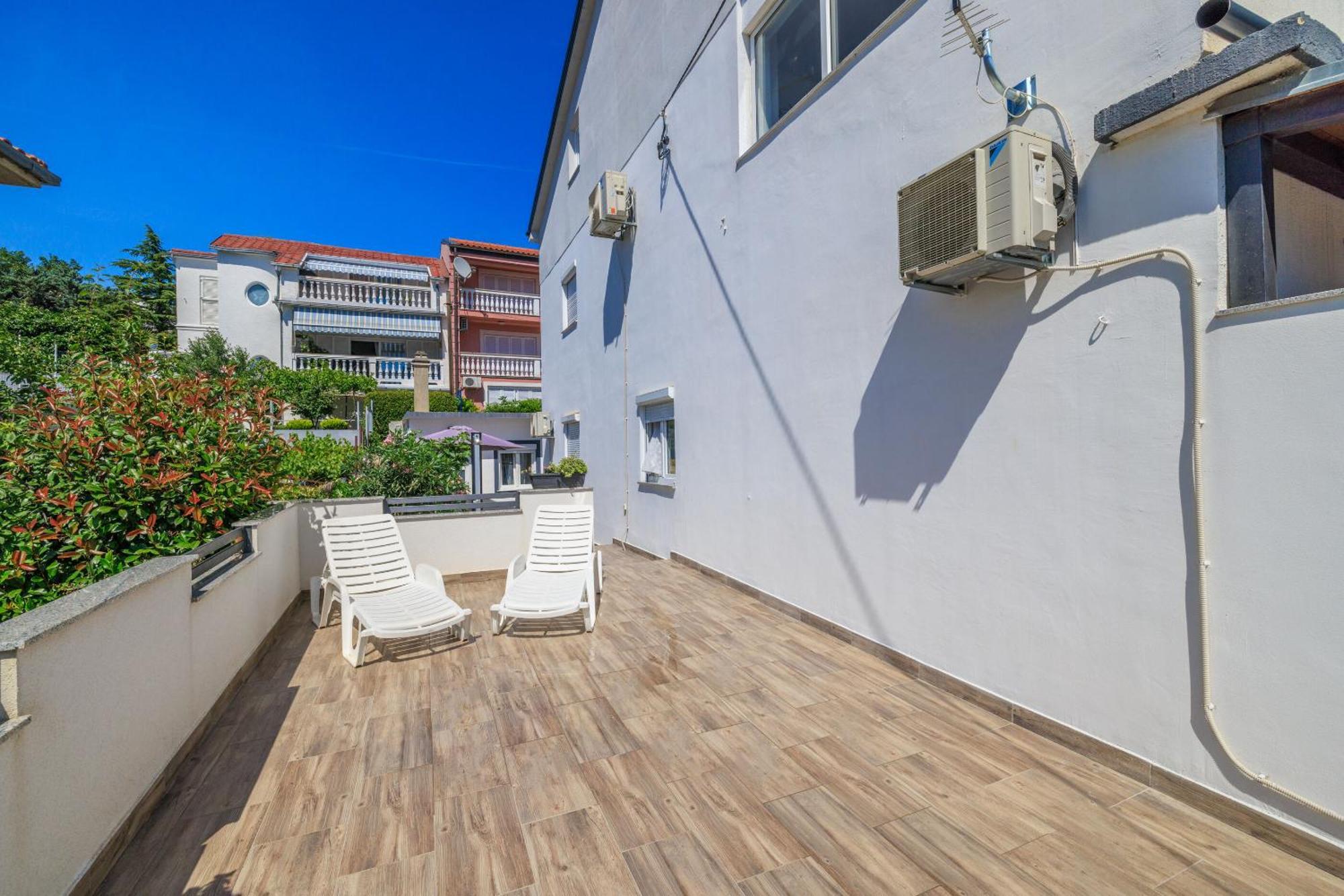Apartments Luna Crikvenica Bagian luar foto